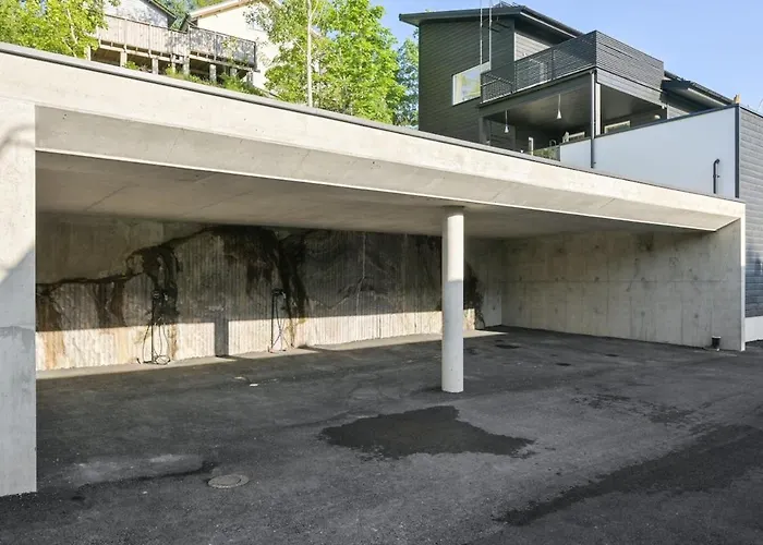 Smart Cinema Sauna Sonos Audio Garage Hébergement de vacances Espoo