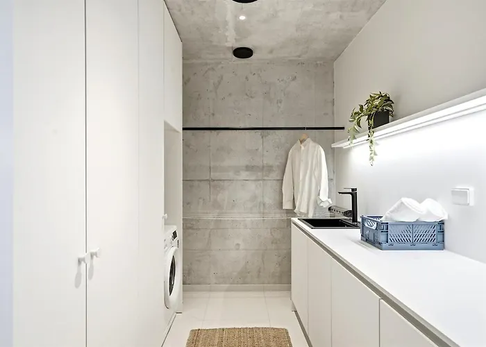 Smart Cinema Sauna Sonos Audio Garage Hébergement de vacances Espoo